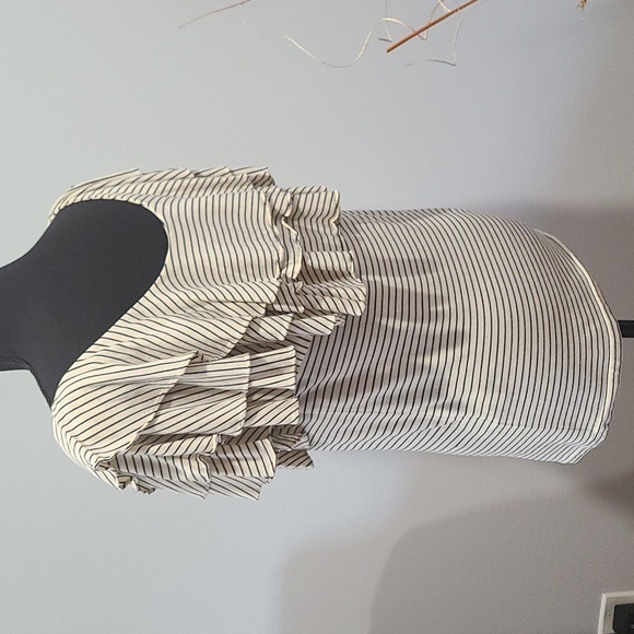 Ralph Lauren Ruffle Top - Picture 4 of 7